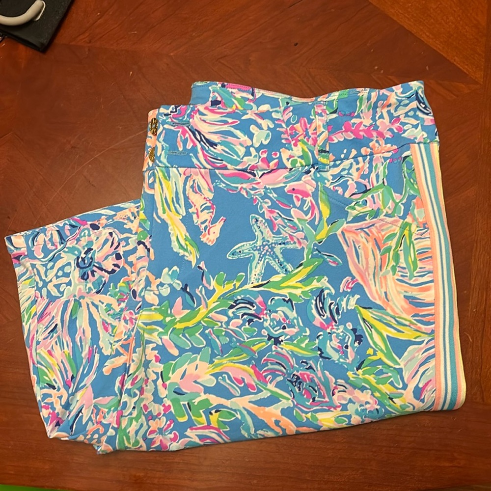 EUC Lilly Pulitzer Luxletic golf shorts. 16